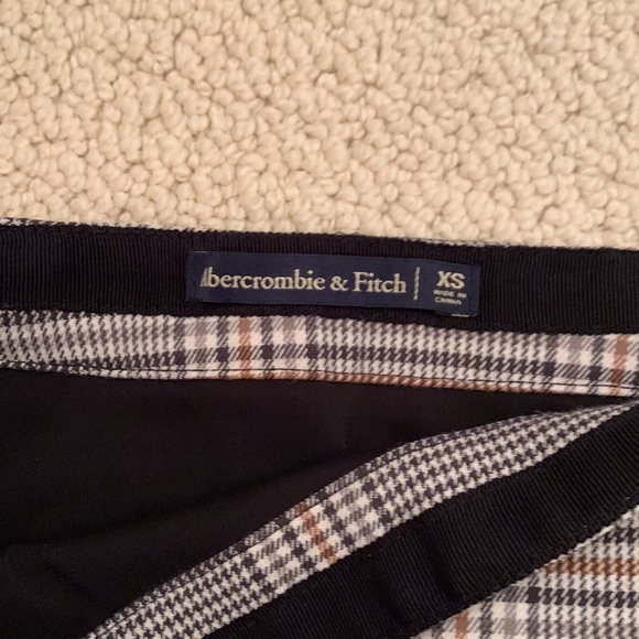 ⭐️Great Condition⭐️ Plaid Skirt Abercrombie - Picture 2 of 4
